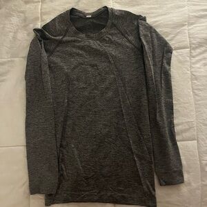 Grey long sleeve swiftly tech!